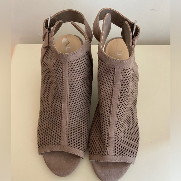 UNISA Tan Casual Open Toe Ankle Booties Sandals UnoPalo Womens size 8.5 - Picture 5 of 5